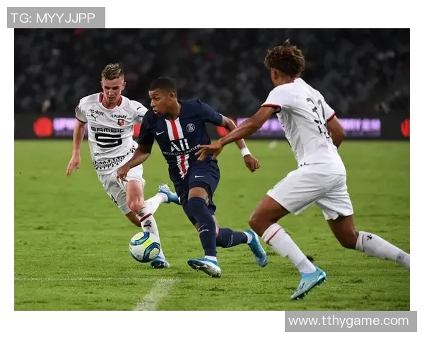 意甲激战：尤文图斯大胜巴黎圣日耳曼红牌事件引发全场热议与数据分析