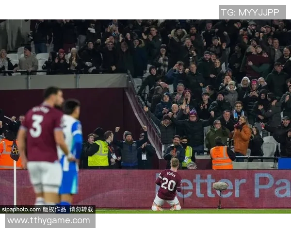 那不勒斯狂胜热刺六比二红牌事件引发全场热议与争议